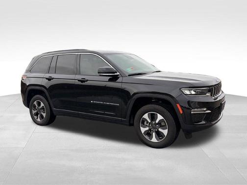 Diamond Black 2025 Jeep Grand Cherokee 4xe Base