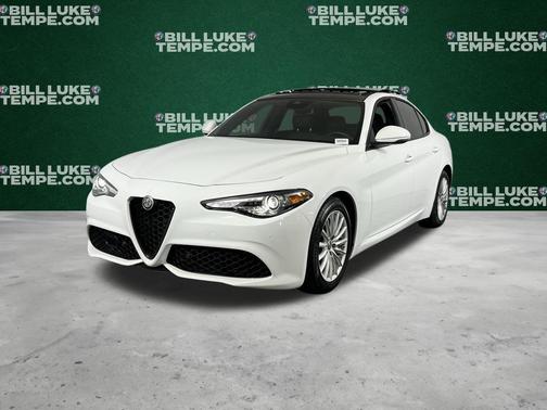 2022 Alfa Romeo Giulia Base