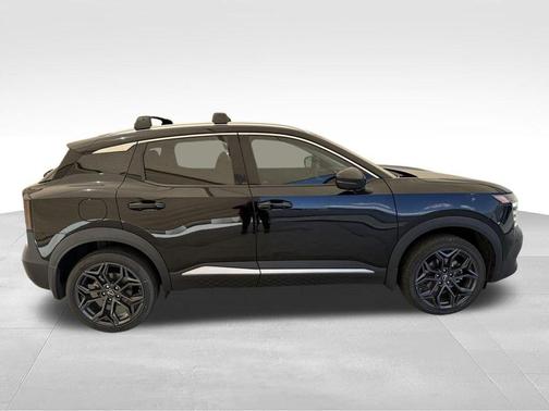 Super Black 2025 Nissan Kicks SR