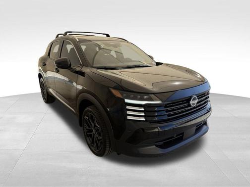 Super Black 2025 Nissan Kicks SR