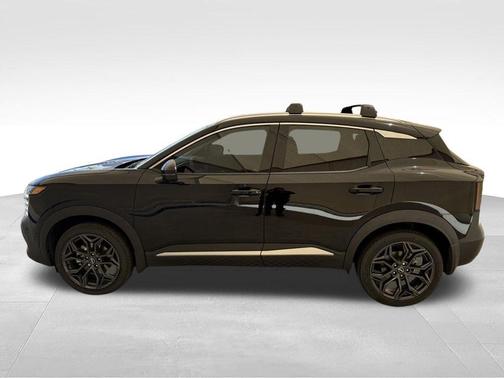 Super Black 2025 Nissan Kicks SR