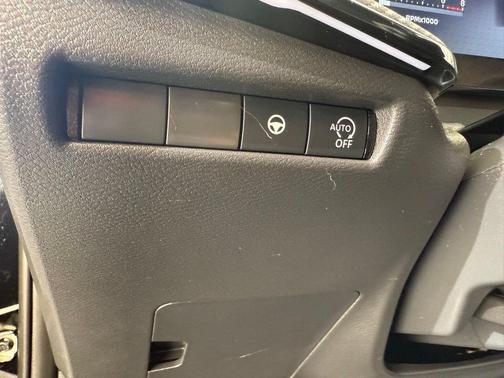Super Black 2025 Nissan Kicks SR