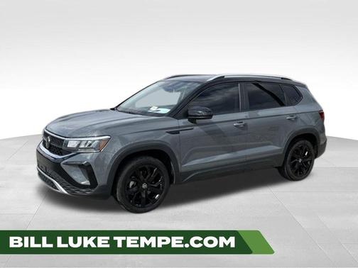 Pure Gray / Black Roof 2023 Volkswagen Taos 1.5T SE