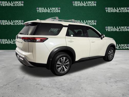 White 2024 Nissan Pathfinder SL