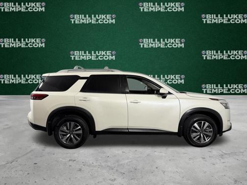 White 2024 Nissan Pathfinder SL