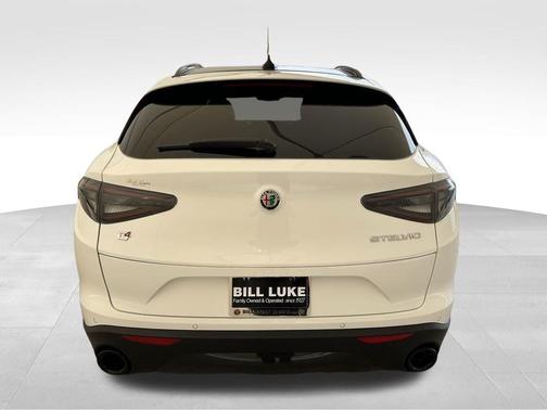 2025 Alfa Romeo Stelvio Base