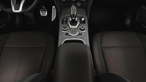 2025 Alfa Romeo Stelvio Base