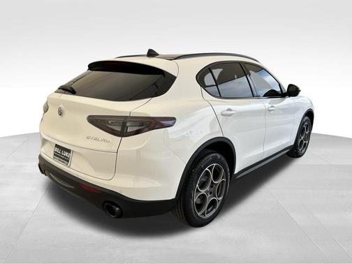 2025 Alfa Romeo Stelvio Base