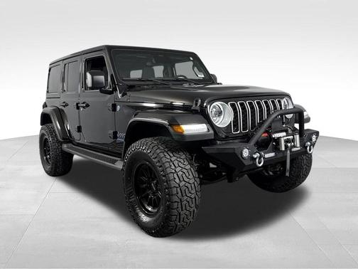Black Clearcoat 2025 Jeep Wrangler 4xe Sahara