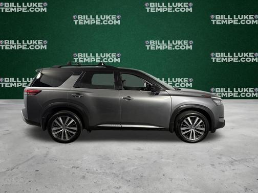 2022 Nissan Pathfinder Platinum