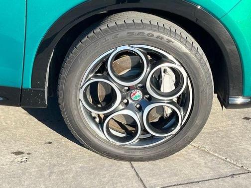 Verde 2024 Alfa Romeo Tonale Ti