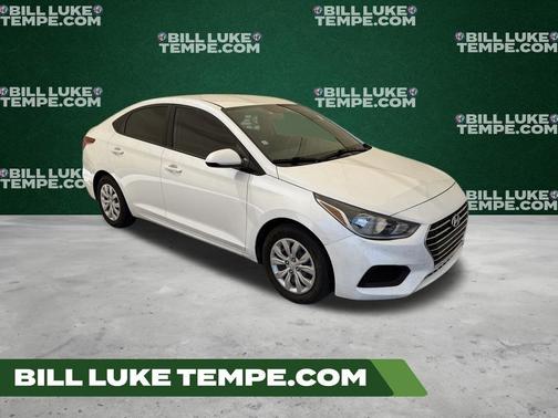 Frost White 2022 Hyundai Accent SE