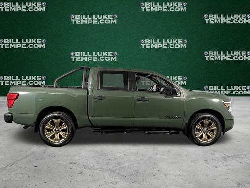 2024 Nissan Titan SV