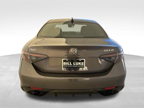 2025 Alfa Romeo Giulia Base