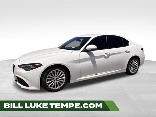 Alfa White 2023 Alfa Romeo Giulia Base