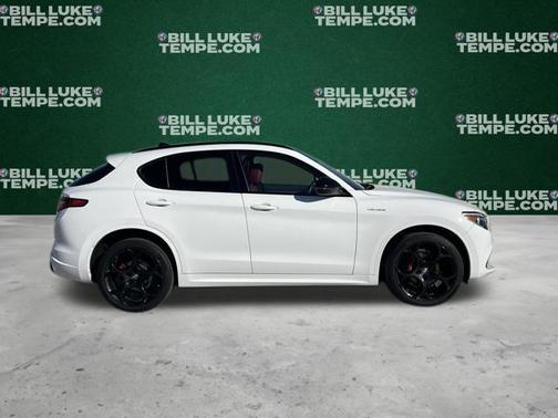 2022 Alfa Romeo Stelvio Veloce