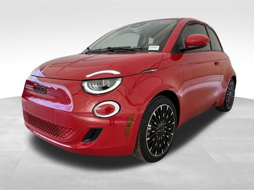 2024 FIAT 500e Base