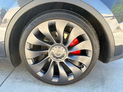 2024 Tesla Model Y Performance
