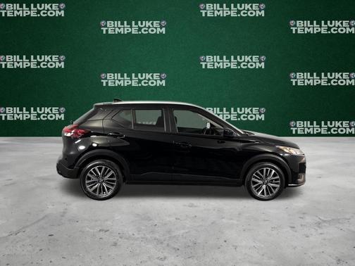 Super Black 2024 Nissan Kicks SV