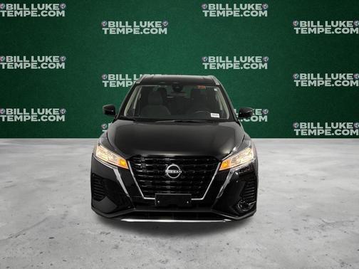 Super Black 2024 Nissan Kicks SV