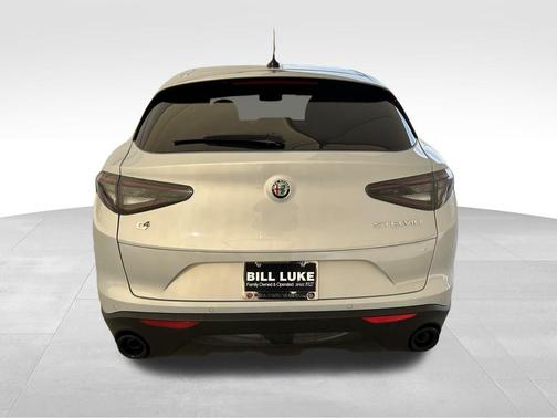 2025 Alfa Romeo Stelvio Base