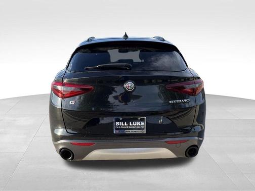 Vulcano Black Metallic 2023 Alfa Romeo Stelvio Ti
