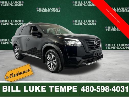 2022 Nissan Pathfinder SL