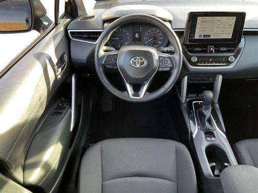 2025 Toyota Corolla Cross LE