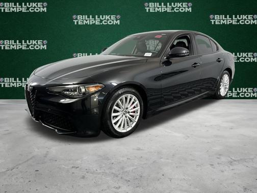 2022 Alfa Romeo Giulia Base