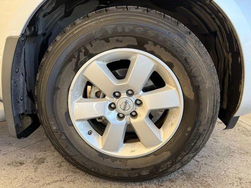 2011 Nissan Pathfinder SV