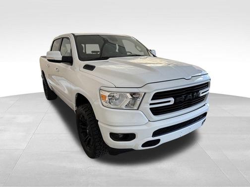 Bright White Clearcoat 2020 RAM 1500 Big Horn