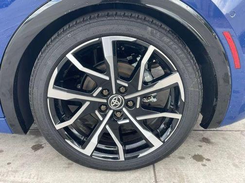 2025 Toyota Prius Plug-In Hybrid XSE