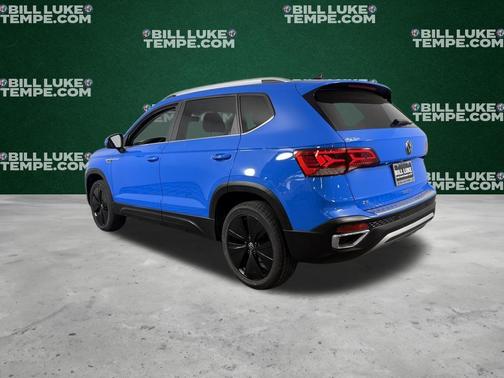 Cornflower Blue 2022 Volkswagen Taos 1.5T SE