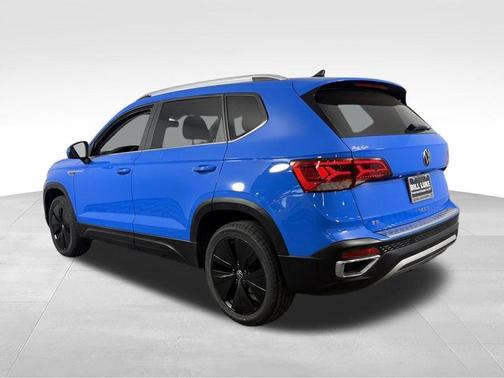 Cornflower Blue 2022 Volkswagen Taos 1.5T SE