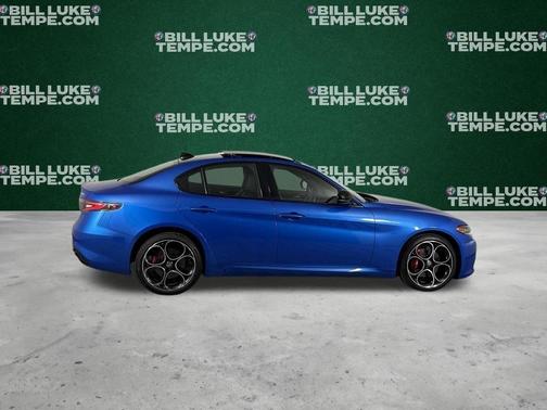 Misano Blue Metallic 2025 Alfa Romeo Giulia Veloce