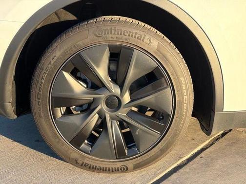 2025 Tesla Model Y Long Range