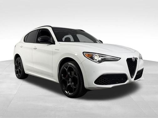 Alfa White 2023 Alfa Romeo Stelvio Veloce