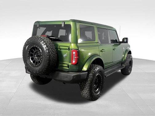 Eruption Green Metallic 2025 Ford Bronco Outer Banks