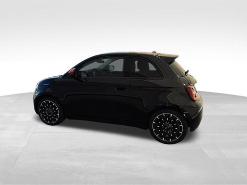 2024 FIAT 500e Base