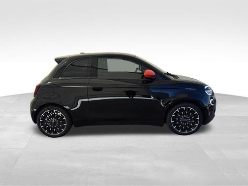 2024 FIAT 500e Base