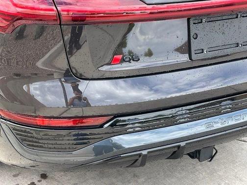 Madeira Brown Metallic 2024 Audi Q8 e-tron S line Premium