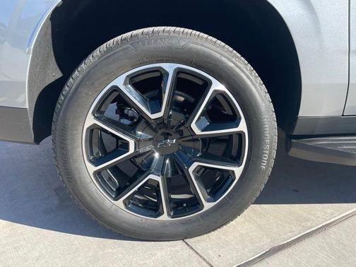 2025 Chevrolet Suburban RST