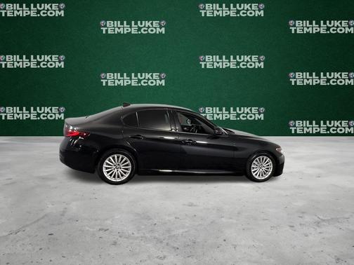 2022 Alfa Romeo Giulia Base