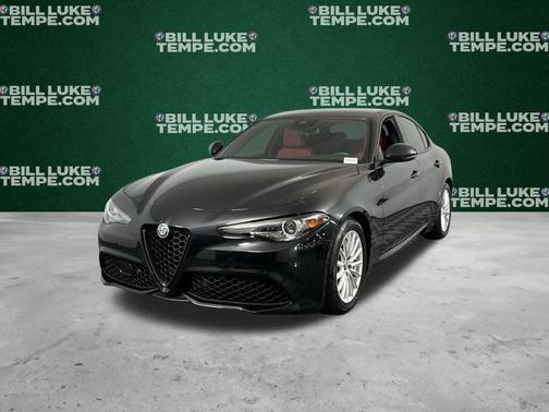 2022 Alfa Romeo Giulia Base