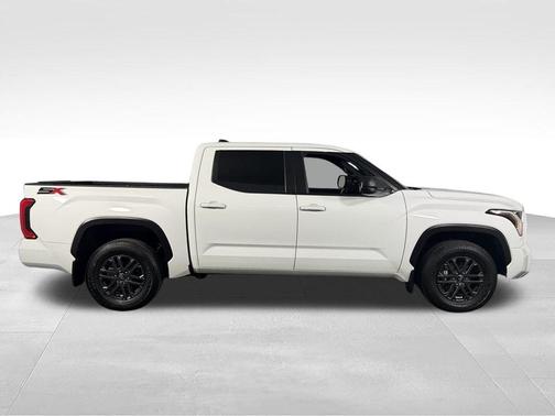 Ice 2025 Toyota Tundra SR5