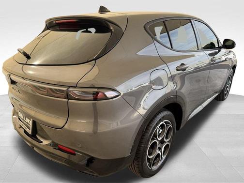 2025 Alfa Romeo Tonale Base