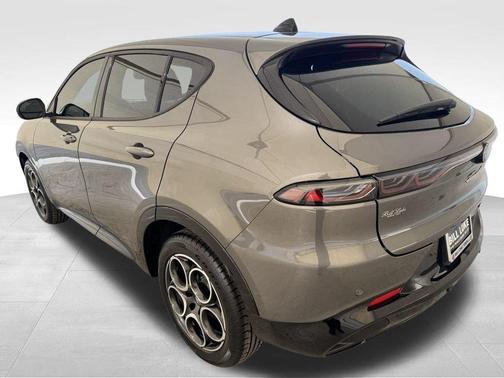 2025 Alfa Romeo Tonale Base