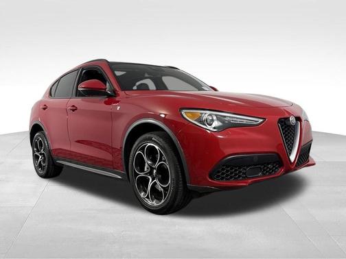 Rosso 2023 Alfa Romeo Stelvio Ti