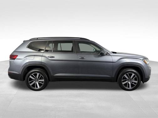 Platinum Gray Metallic 2023 Volkswagen Atlas 2.0T SE