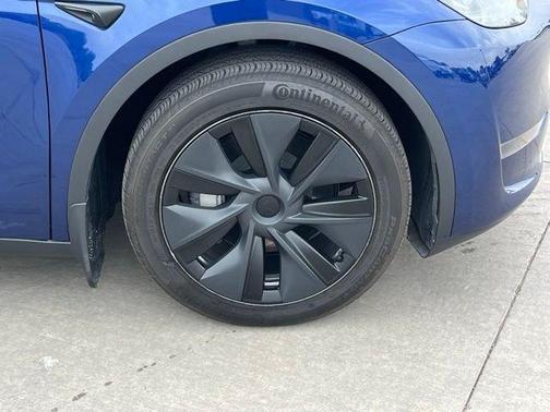 Deep Blue Metallic 2024 Tesla Model Y Long Range